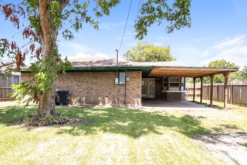1,570/Mo, 2701 5th Ave N. Texas City, TX 77590 Rear View 2