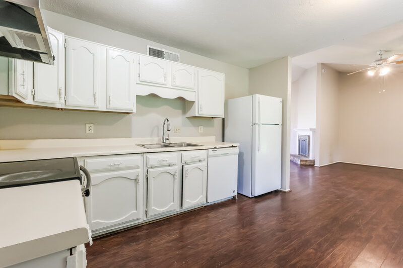 1,535/Mo, 2674 Lark Ln Humble, TX 77396 Kitchen View 2