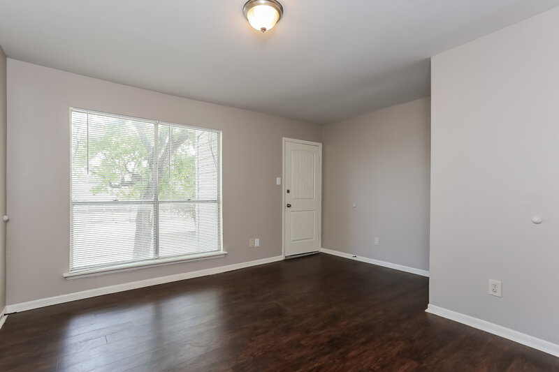 1,910/Mo, 8846 Kempwood Dr Houston, TX 77080 Bedroom View