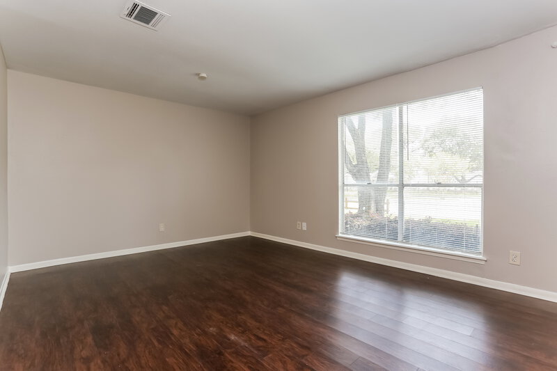 1,910/Mo, 8846 Kempwood Dr Houston, TX 77080 Living Room View 3