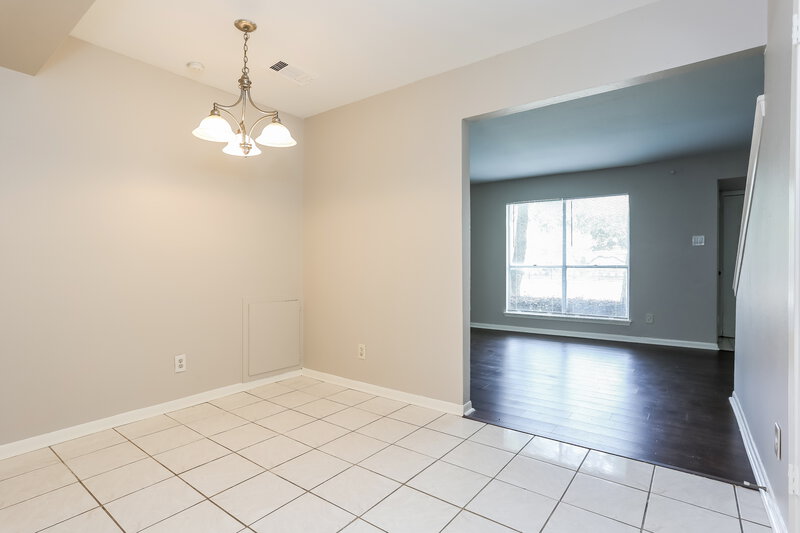 1,910/Mo, 8846 Kempwood Dr Houston, TX 77080 Dining Room View