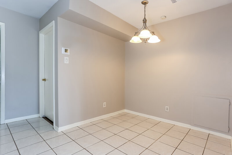 1,910/Mo, 8846 Kempwood Dr Houston, TX 77080 Dining Room View 2