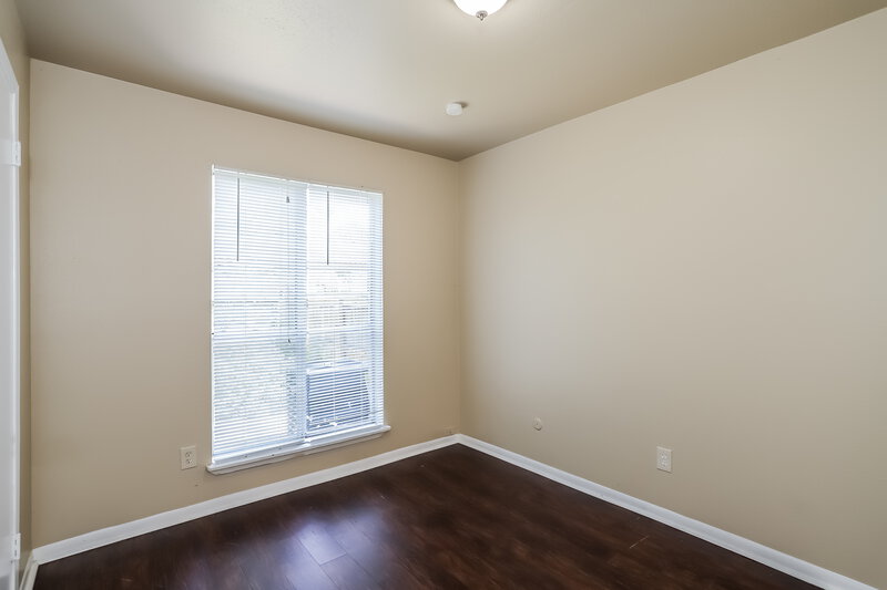 1,910/Mo, 8846 Kempwood Dr Houston, TX 77080 Bedroom View 4