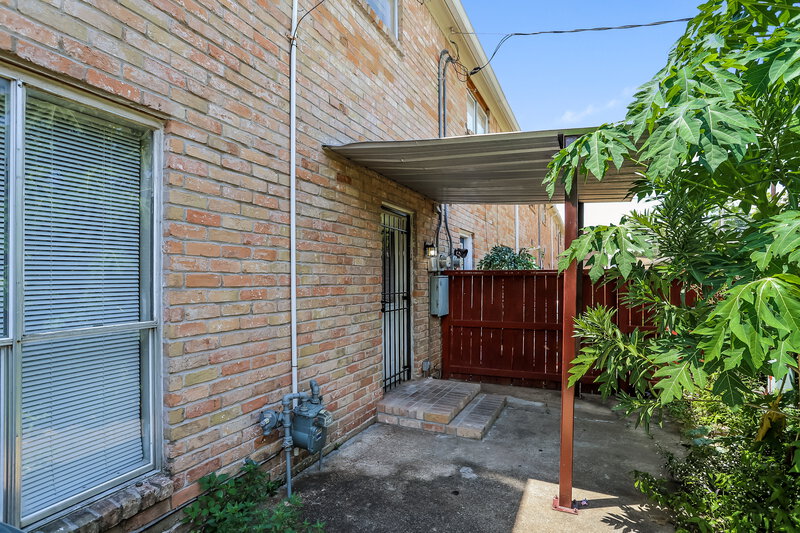 1,910/Mo, 8846 Kempwood Dr Houston, TX 77080 Rear View 2