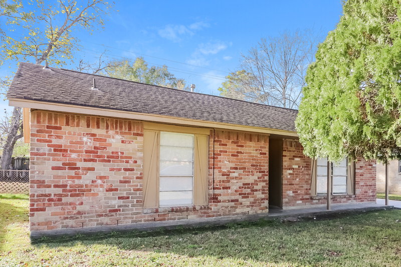 1,585/Mo, 5139 Wickview Ln Houston, TX 77053 Front View