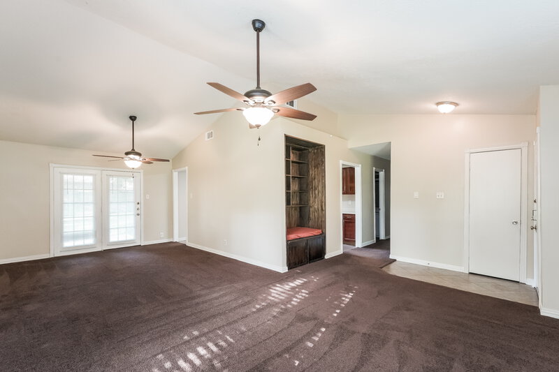 1,915/Mo, 12203 Deer Wood Pinehurst, TX 77362 Living Room View 2