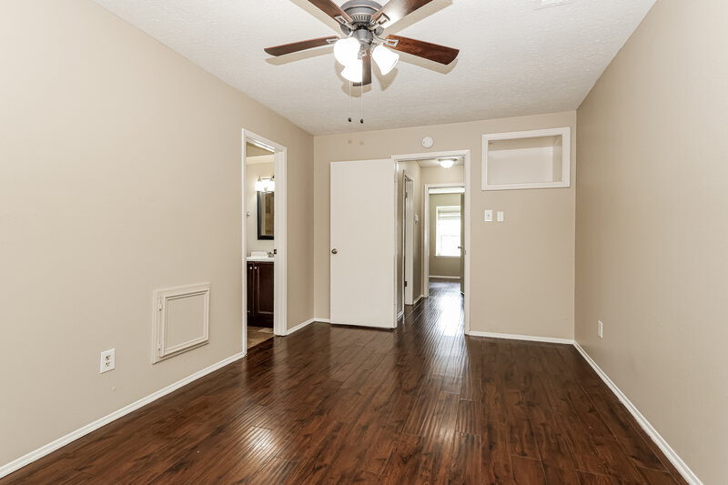 1,660/Mo, 502 Hildred Ave Conroe, TX 77303 Main Bedroom View 2