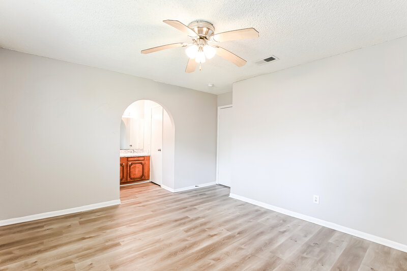 2,980/Mo, 2811 26th St Dickinson, TX 77539 Main Bedroom View