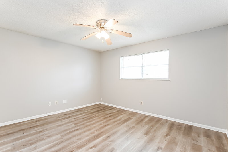 2,980/Mo, 2811 26th St Dickinson, TX 77539 Bedroom View 3