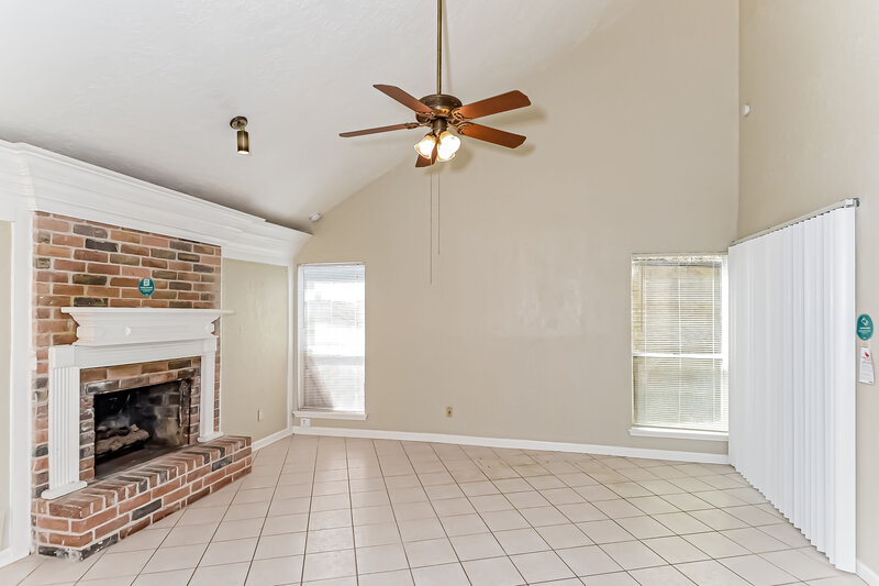 2,060/Mo, 11915 Lakewood West Dr Cypress, TX 77429 Living Room View 2