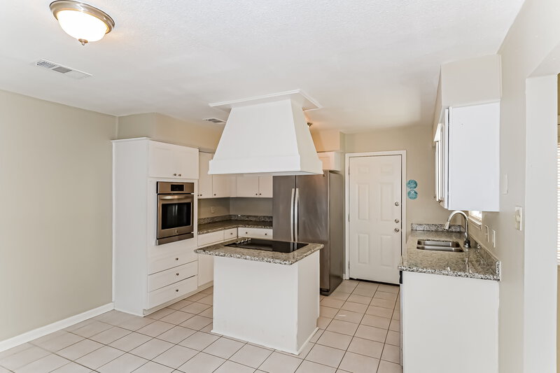 2,150/Mo, 11915 Lakewood West Dr Cypress, TX 77429 Kitchen View