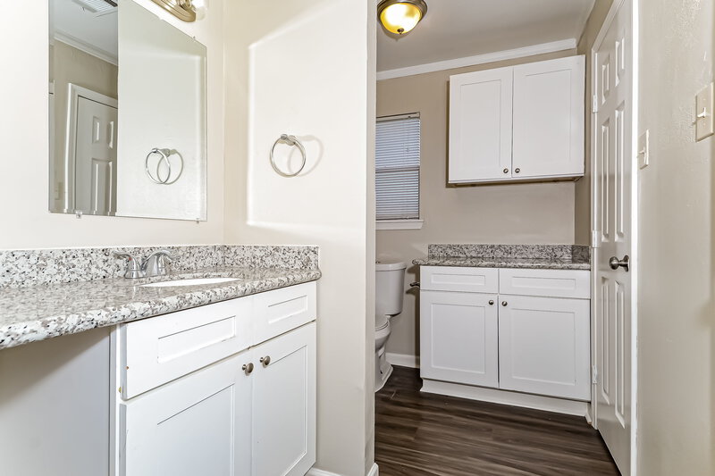 2,150/Mo, 11915 Lakewood West Dr Cypress, TX 77429 Main Bathroom View