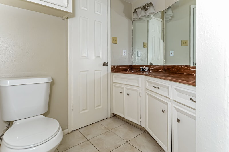 2,150/Mo, 11915 Lakewood West Dr Cypress, TX 77429 Bathroom View 2