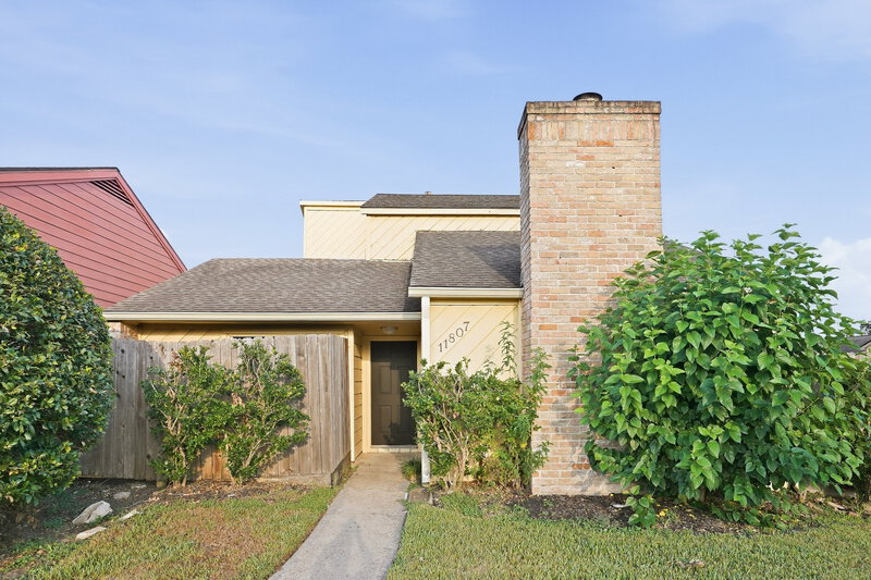 3 Bedroom House – 11807 Gatlinburg Dr, Houston, TX 77031