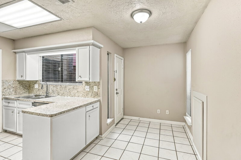 1,710/Mo, 11807 Gatlinburg Dr Houston, TX 77031 Breakfast Nook View