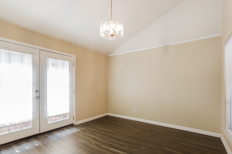 2,130/Mo, 11807 Gatlinburg Dr Houston, TX 77031 Dining Room View