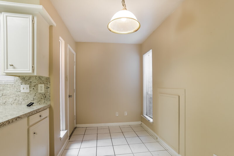 2,130/Mo, 11807 Gatlinburg Dr Houston, TX 77031 Breakfast Nook View