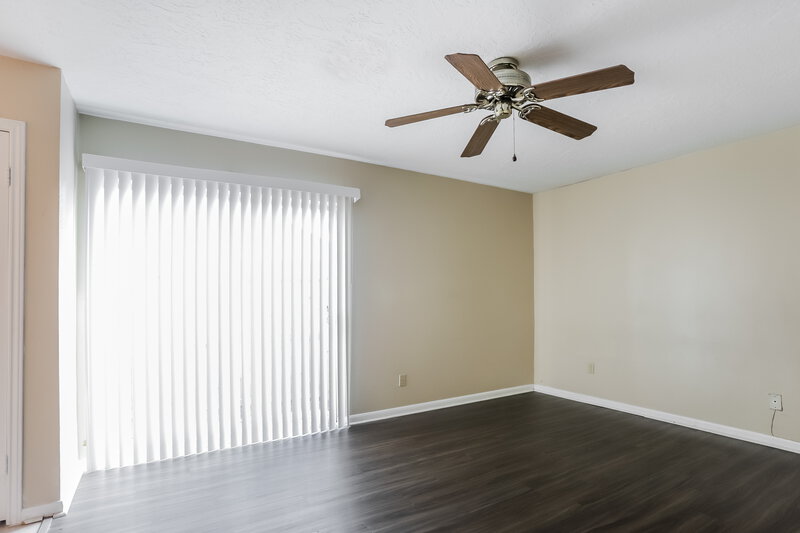 2,130/Mo, 11807 Gatlinburg Dr Houston, TX 77031 Master Bedroom View