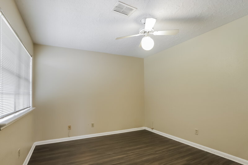 2,130/Mo, 11807 Gatlinburg Dr Houston, TX 77031 Bedroom View 5