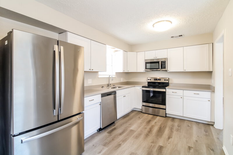 2,160/Mo, 9938 Shell Rock Rd La Porte, TX 77571 Kitchen View