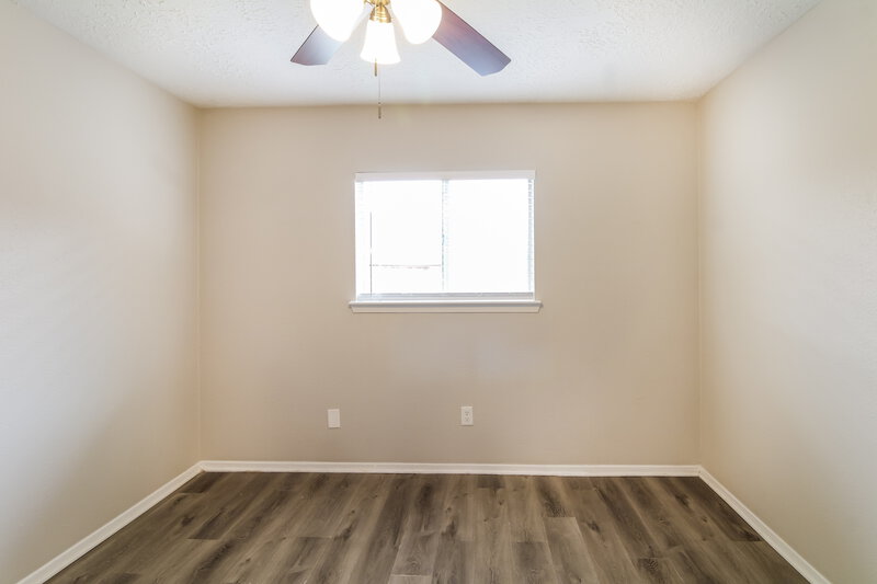2,160/Mo, 9938 Shell Rock Rd La Porte, TX 77571 Bedroom View