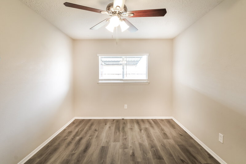 2,160/Mo, 9938 Shell Rock Rd La Porte, TX 77571 Bedroom View 2