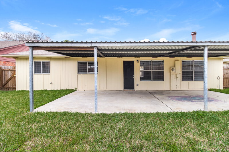 2,160/Mo, 9938 Shell Rock Rd La Porte, TX 77571 Rear View 2