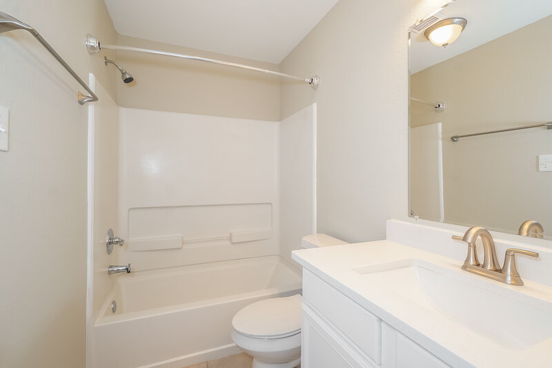 1,865/Mo, 4706 Arborvine Ct Richmond, TX 77469 Main Bathroom View