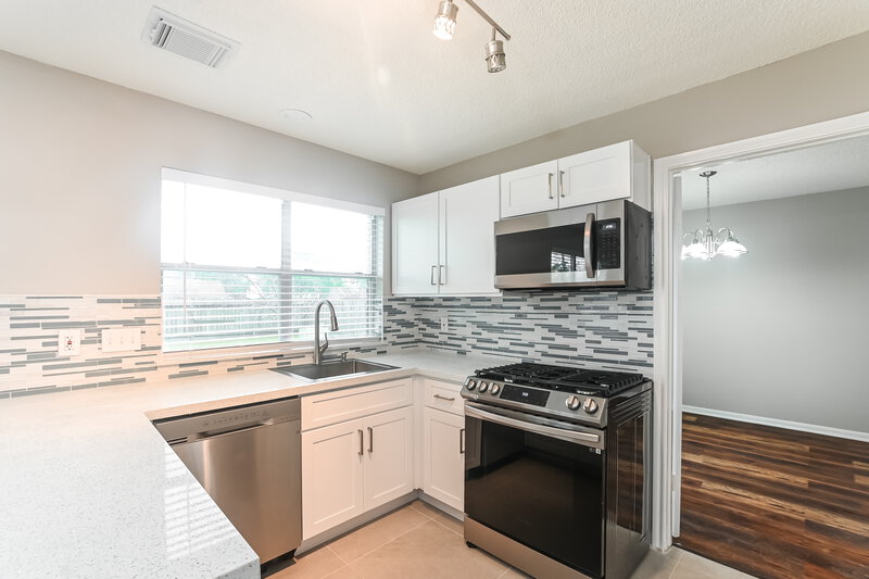 2,555/Mo, 3907 Spring Circle Dr E Pearland, TX 77584 Kitchen View