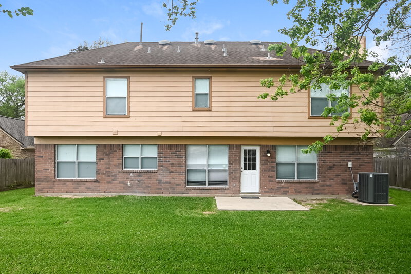 2,555/Mo, 3907 Spring Circle Dr E Pearland, TX 77584 Rear View