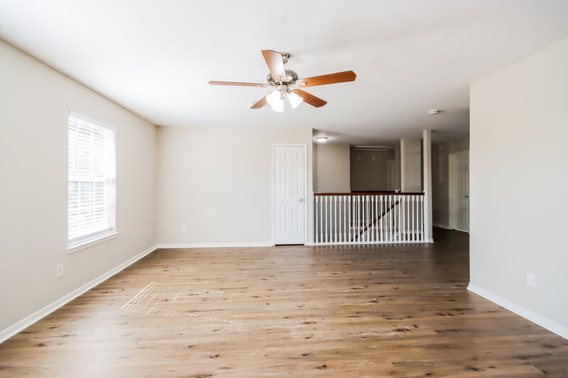 2,380/Mo, 5307 Thyme Ln Unit 63 Baytown, TX 77521 Loft View
