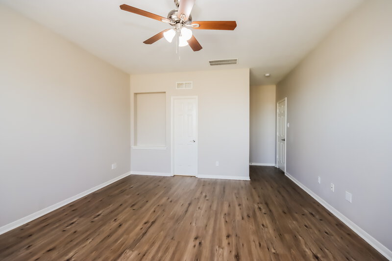 2,380/Mo, 5307 Thyme Ln Unit 63 Baytown, TX 77521 Main Bedroom View 2