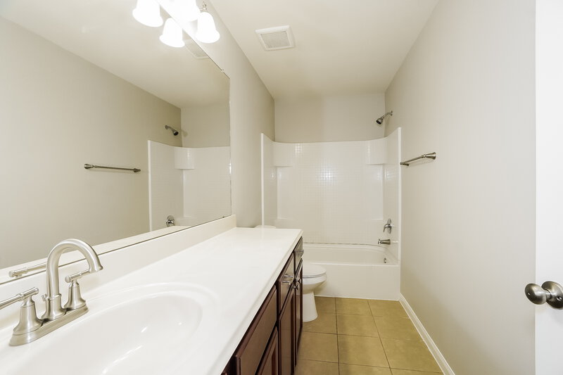 1,945/Mo, 22711 Bauer Sky Dr Hockley, TX 77447 Bathroom View