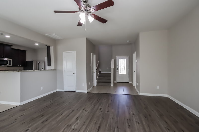 2,185/Mo, 7670 Dragon Pearls Ln Conroe, TX 77304 Living Room View 2