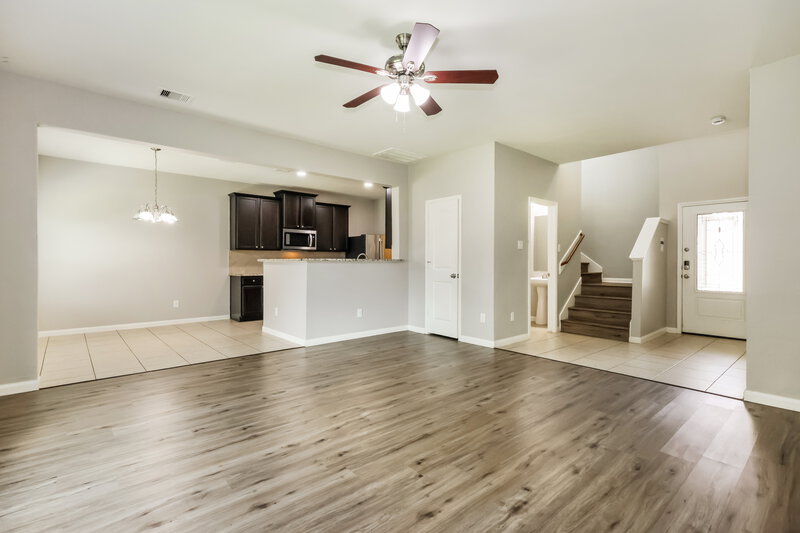 2,115/Mo, 7670 Dragon Pearls Ln Conroe, TX 77304 Living Room View 2