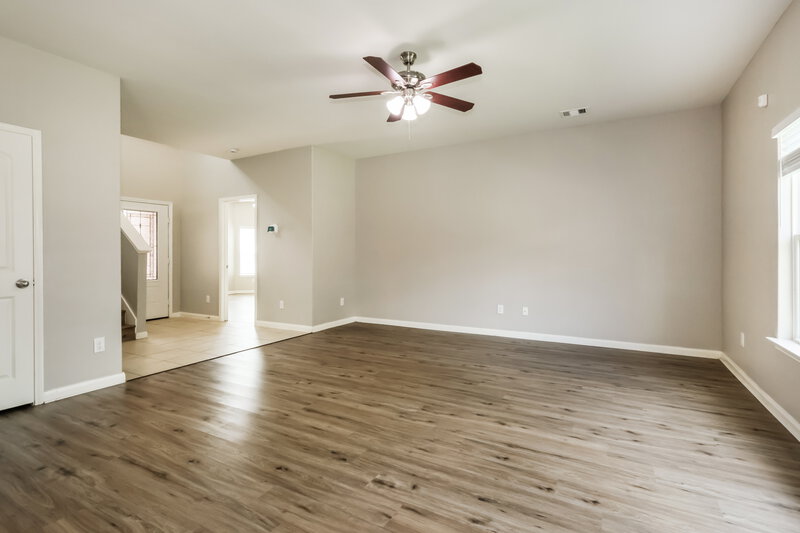 2,115/Mo, 7670 Dragon Pearls Ln Conroe, TX 77304 Living Room View 3