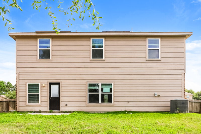 2,115/Mo, 7670 Dragon Pearls Ln Conroe, TX 77304 Rear View
