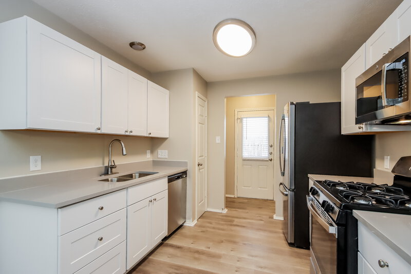 1,645/Mo, 15010 August Sunset Dr Humble, TX 77396 Kitchen View 2