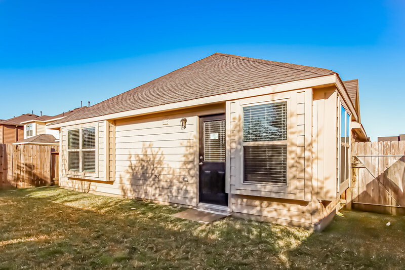 1,995/Mo, 323 Sea Breeze Dr Bacliff, TX 77518 Rear View