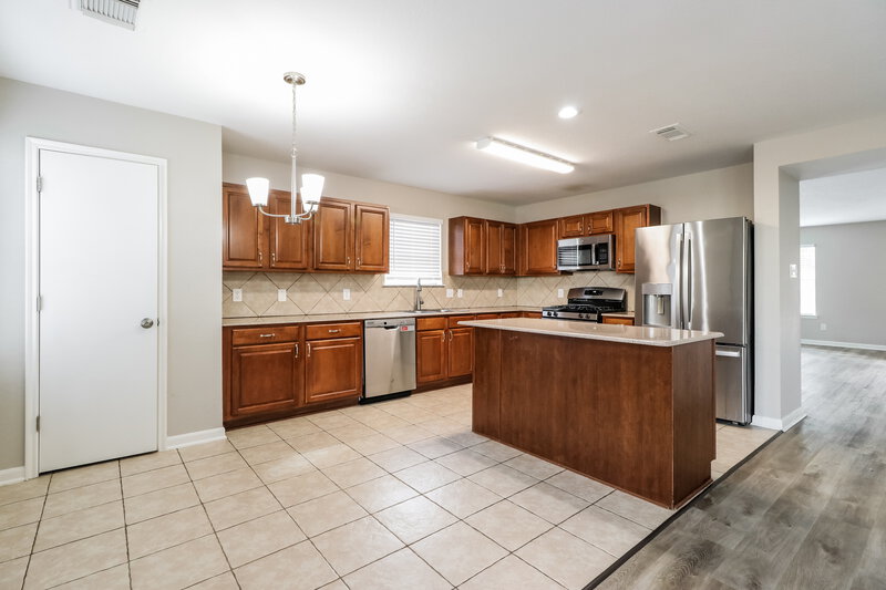 2,260/Mo, 15406 Hensen Creek Dr Houston, TX 77086 Kitchen View