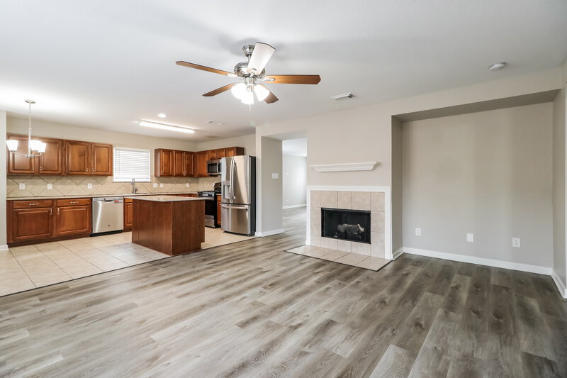 2,260/Mo, 15406 Hensen Creek Dr Houston, TX 77086 Den View
