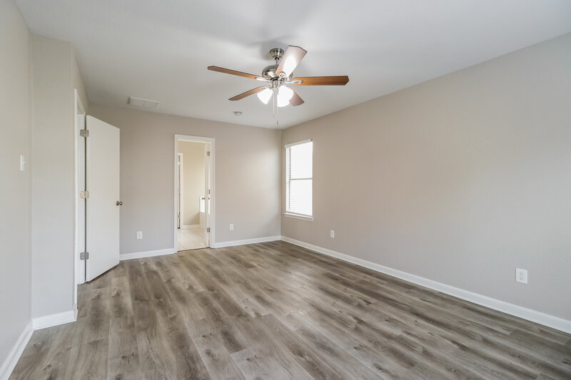 2,260/Mo, 15406 Hensen Creek Dr Houston, TX 77086 Main Bedroom View 2