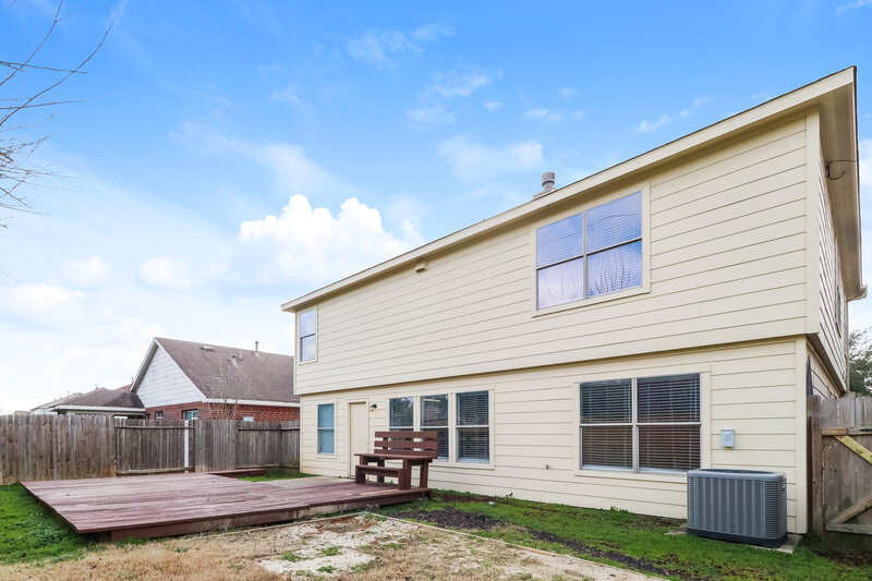 2,260/Mo, 15406 Hensen Creek Dr Houston, TX 77086 Rear View