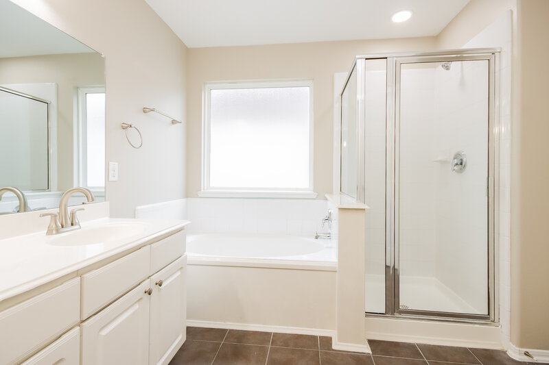 2,220/Mo, 29518 Winton Wood Way Spring, TX 77386 Main Bathroom View