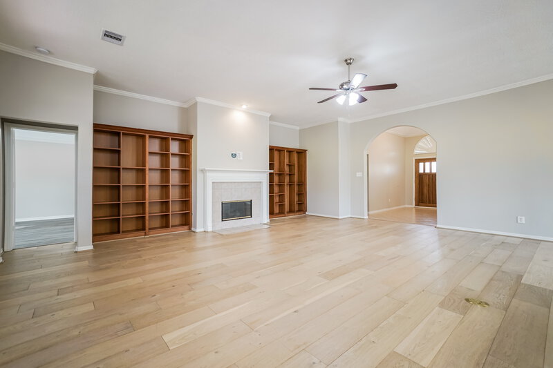 2,265/Mo, 8107 Malardcrest Dr Humble, TX 77346 Living Room View 2