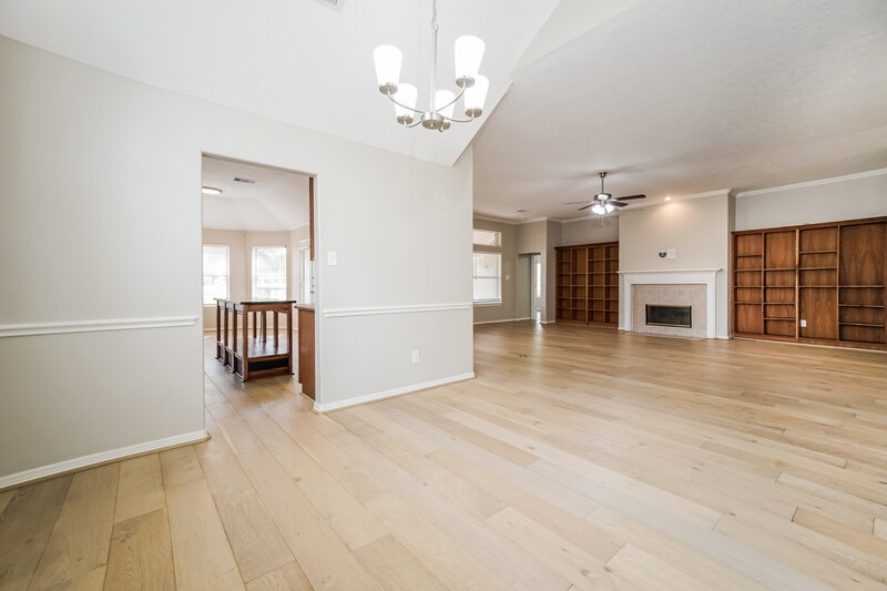 2,265/Mo, 8107 Malardcrest Dr Humble, TX 77346 Dining Room View