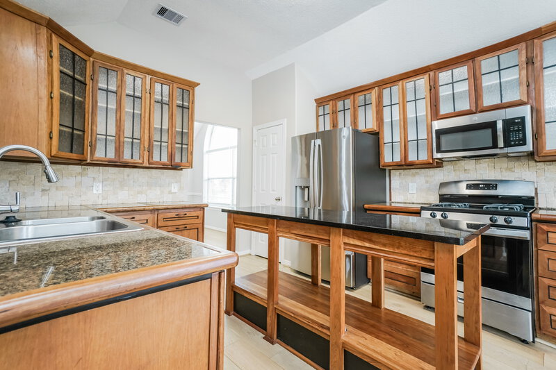 2,265/Mo, 8107 Malardcrest Dr Humble, TX 77346 Kitchen View