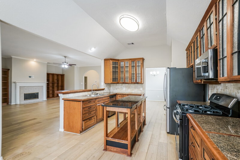 2,265/Mo, 8107 Malardcrest Dr Humble, TX 77346 Kitchen View 2