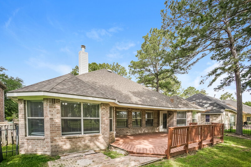 2,265/Mo, 8107 Malardcrest Dr Humble, TX 77346 Rear View