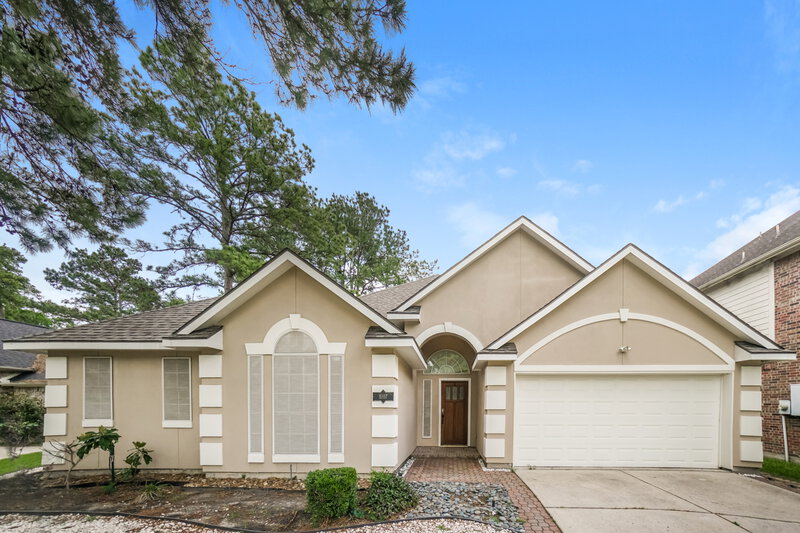 2,265/Mo, 8107 Malardcrest Dr Humble, TX 77346 Front View